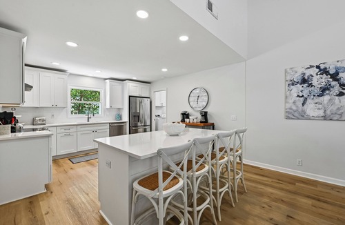 Heritage Woods House | 17 Old Military~ Walking Distance to RBC Heritage, Private Pool, Close to Beach!