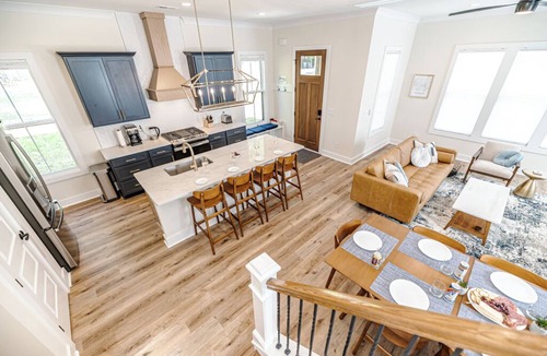 Southern Pines House | 19th Hole - Pickelball, Park, Walk to Downtown