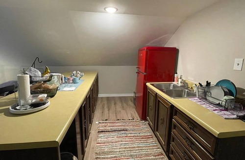 Clairmont Heights Apartment | 1bd/1ba apt. walkable area near Emory, nature trails, open May 7th, 2026