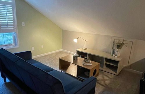 Clairmont Heights Apartment | 1bd/1ba apt. walkable area near Emory, nature trails, open May 7th, 2026