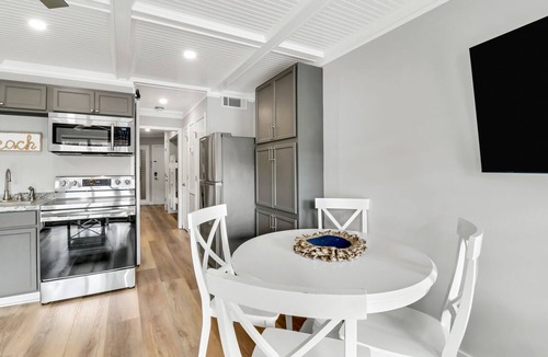 Folly Field Condo | 1st Floor Perfection - Beach and Tennis Oceanfront Resort - Like New - C145