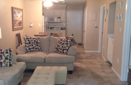 Folly Field Villa | 1st Floor, Updated, 5 min walk to the beach!