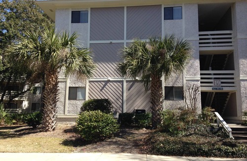 Folly Field Villa | 1st Floor, Updated, 5 min walk to the beach!