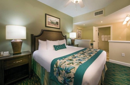 Myrtle Beach Hotel | 2 Airy Suites near SkyWheel with Waterpark, Fitness Center & Free Parking