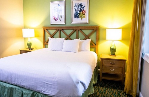 Myrtle Beach Hotel | 2 Airy Suites near SkyWheel with Waterpark, Fitness Center & Free Parking