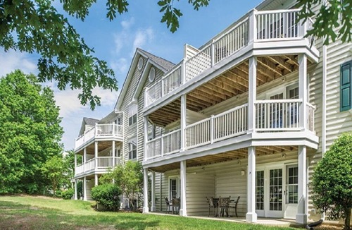 Berkeley Condo | 2 BDRM NEAR BUSCH GARDENS SLEEPS 12 INDOOR OUTDOOR POOLS HOT TUBS GRAT LOCATION