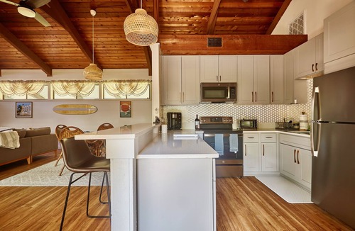 Indian River Estates House | 2 Bdrm Treasure Coast Bungalow Near to the Beach