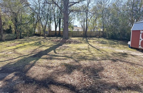Greenwood House | 2 Bed, 1 Bath home Near Hospital & Hospice Ideal for Medical or Family Visits!