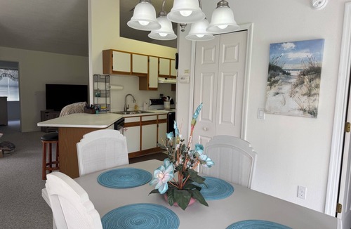 Highland Villa | 2 Bedroom, 2 Bathroom on the canal in Country Club Villas in peaceful Sebring Fl