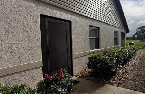 Highland Villa | 2 Bedroom, 2 Bathroom on the canal in Country Club Villas in peaceful Sebring Fl