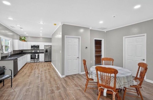 Townville Apartment | 2 bedroom apt, on Lake Hartwell paved path to private shared dock by Clemson