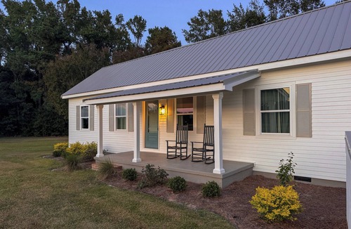 Minturn Cottage | 2 Bedroom Farm Cottage in Laurinburg