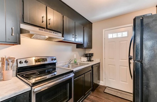 Summerville House | 2 Bedroom Furnished Townhome Augusta 1402 D