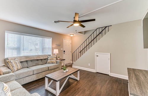 Summerville House | 2 Bedroom Furnished Townhome Augusta 1402 D