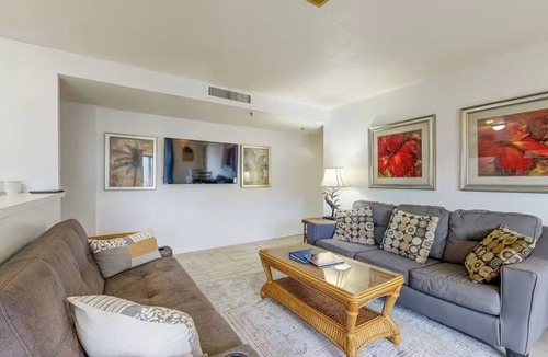 Myrtle Beach Hotel | 2-bedroom hotel in tranquil Myrtle Beach with fitness room and AC