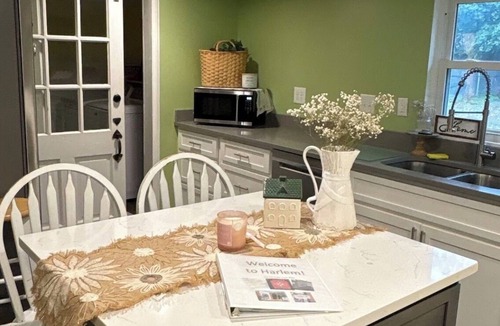 Harlem House | 2-bedroom house in welcoming Harlem