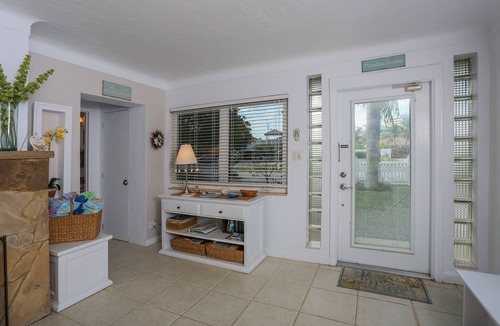 Sarasota Cottage | 2 Bedroom Lido Beach Across From Famous Beach!
