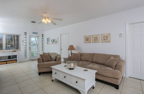Sarasota Cottage | 2 Bedroom Lido Beach Across From Famous Beach!