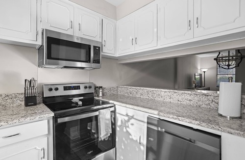 Forest Acres House | 2 Bedroom - Safe & Convenient
