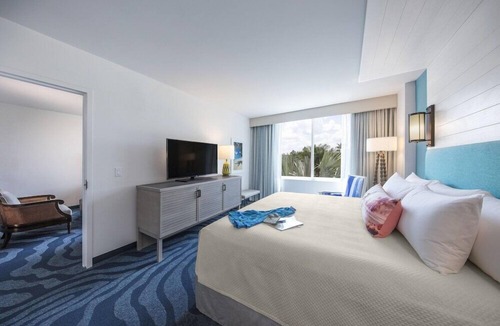 Florida Center Hotel | 2-Bedroom Suite at a 4⭐️ Hotel