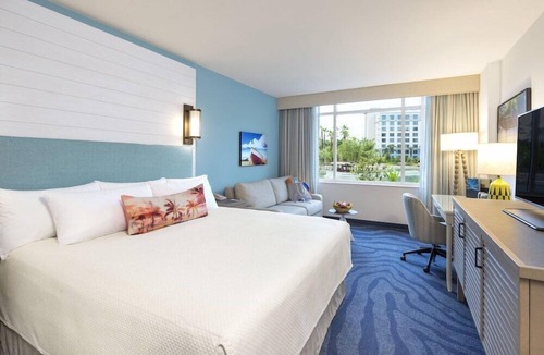 Florida Center Hotel | 2-Bedroom Suite at a 4⭐️ Hotel