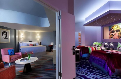 Florida Center Hotel | 2-Bedroom Suite at a 4⭐️ Hotel