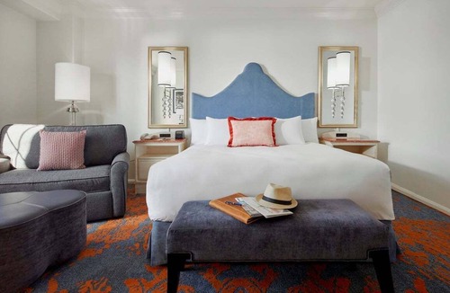 Florida Center Hotel | 2-Bedroom Suite at a 4⭐️ Hotel