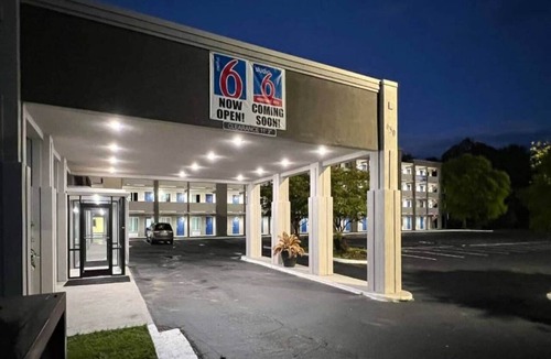 West Columbia Apartment | 2 Beds|Access|Tub|Nsmk|Micfridg