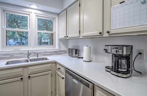 Tarpon Pond Cottage | 2 BR + Loft/2BA Tarpon Pond Cottage! Great Views! Amenity access included