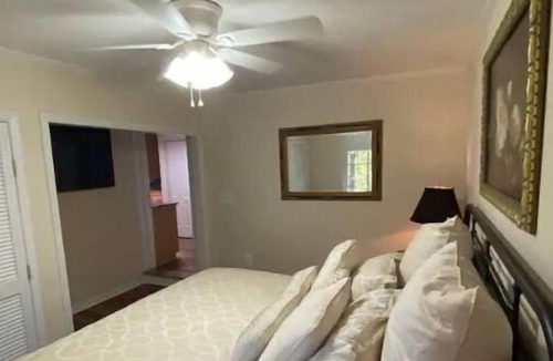 Townville Cabin | 2 cabins Lake Hartwell near Clemson and Greenville