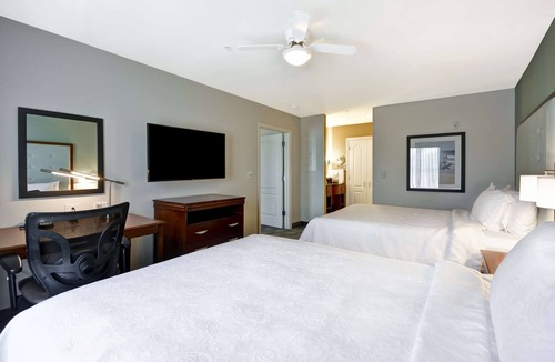 Wilmington Hotel | 2 Connecting Suites at a Hotel