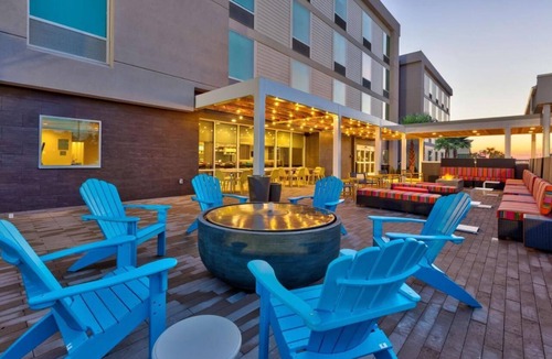 Wilmington Hotel | 2 Convenient Units! Outdoor Pool, Pets Allowed, FREE Breakfast and Parking!