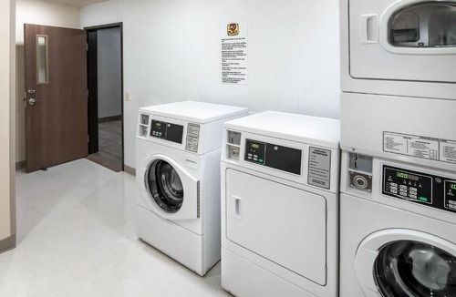 Pooler House | 2 Cozy Pet-Friendly Rooms w/In-Room Kitchen & On-Site Laundry - Free Parking