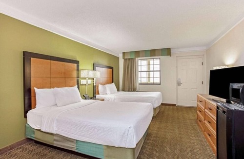 Orlando Hotel | 2 Double Beds | La Quinta Orlando Airport West | Ideal for a Budget Stay