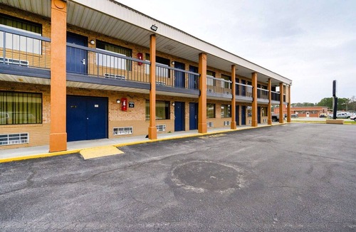 Williamston Apartment | 2 Full Bed|Smoking|Williamston