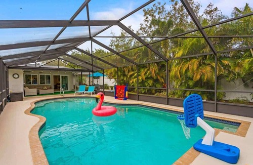 Bradenton House | 2 Homes, 2 Pools, 2 Game Rooms, Sleeps 21 | IMG