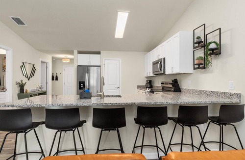 Port Charlotte House | 2 homes in 1! Ideal for several families! 6bdrms. 10 beds! Heated pool sleeps 12