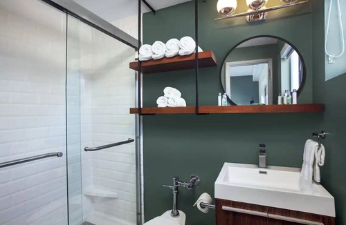 St. Pete Beach Hotel | 2 Junior Suites at Beachcomber for Group Beach Stays