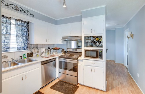 Columbia House | 2 Mi to Downtown Columbia: Home w/Theater Room!