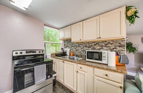 Naples House | 2 Mi to Public Pool! Cozy Naples Cottage w/Patio