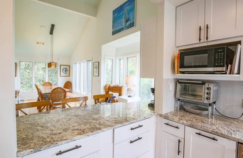 Isle of Palms House | 2 Minute Walk to Beach; Access to Community Pool and Pickle Ball, Basketball & Tennis Courts