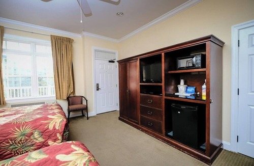 Litchfield by the Sea Hotel | 2 Nature Lovers Room near Huntington Park Trails + Pool Play Plaza & Gym