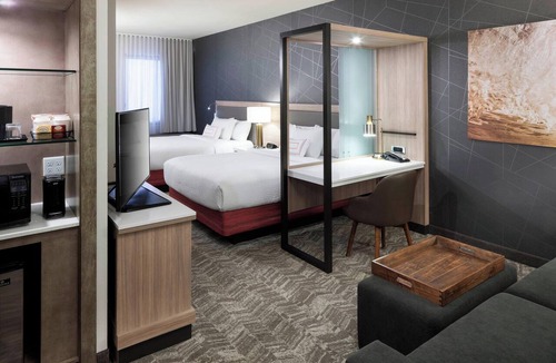 Clearwater Beach Hotel | 2 Pet-friendly Units, Outdoor Pool, Comes with Free Breakfast!
