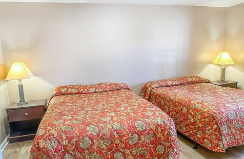 Sparta Hotel | 2 Queen Beds Accessible Non-Smoking