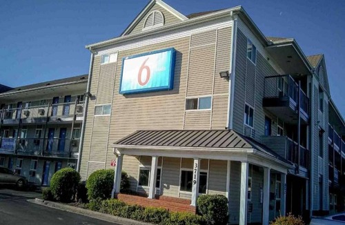 Terry Sanford Apartment | 2 Queen Beds|Suite, Nsmk,Kitchen
