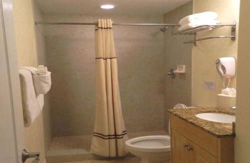 Treasure Island Hotel | 2 Relaxing Two Bedroom Condo Steps from White Sand Beaches