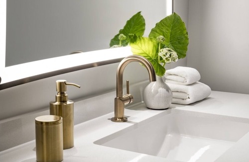 Hunt Club Hotel | 2 Revamped Rooms Near Beaches - Ideal for a Relaxing Getaway