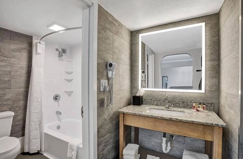 Downtown Hollywood Hotel | 2 Spacious Room, Perfect weekend getaway near attractions and beach + Breakfast!