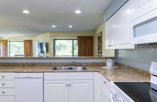 Shipyard Plantation Hotel | 2 Story Townhome Steps From Golf Course + Pool
