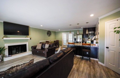Northeast Raleigh House | 2-Story Townhouse with King Size Bed off Capital Blvd
